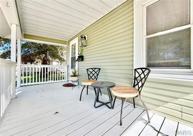 Photo 2 of Single family home for sale at 147 E Alton Ave, East Alton, IL 62024 | MLS# MIS26067643 | Listing updated on 2026-10-21