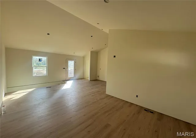 Photo 3 of Single family home for sale at 264 Railroad St, Moscow Mills, MO 63362 | MLS# MIS26067657 | Listing updated on 2026-10-21