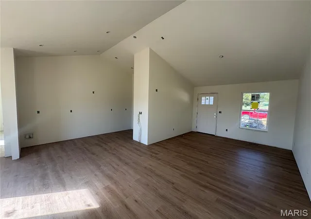 Photo 3 of House for sale at 264 Railroad St, Moscow Mills, MO 63362 | MLS# MIS26067657 | Listing updated on 2026-10-21