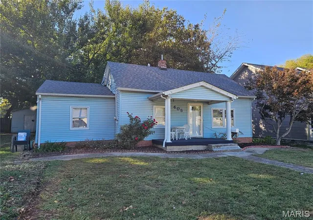 Single family home for sale at 405 S Harrison St, Litchfield, IL 62056 | MLS# MIS26067680