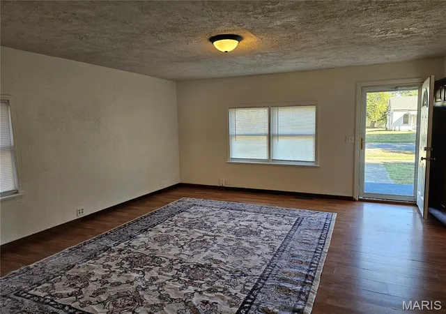 Photo 3 of Single family home for sale at 405 S Harrison St, Litchfield, IL 62056 | MLS# MIS26067680 | Listing updated on 2026-10-21