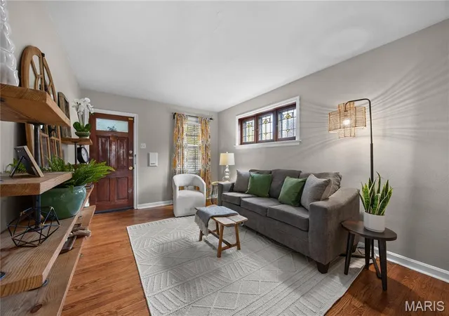 Photo 4 of Single family home for sale at 7032 Plainview Ave, Saint Louis, MO 63109 | MLS# MIS26067684 | Listing updated on 2026-10-30