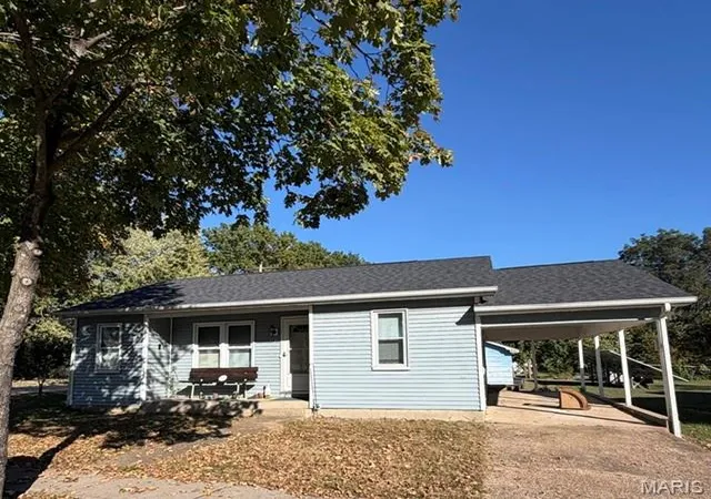 Photo 2 of Single family home for sale at 201 S Bland Ave, Belle, MO 65013 | MLS# MIS26067687 | Listing updated on 2026-10-26