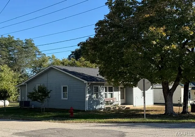 Photo 3 of Single family home for sale at 201 S Bland Ave, Belle, MO 65013 | MLS# MIS26067687 | Listing updated on 2026-10-26