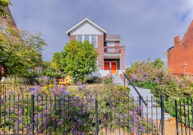 Photo 2 of Single family home for sale at 4461 Washington Blvd, Saint Louis, MO 63108 | MLS# MIS26067696 | Listing updated on 2026-10-26