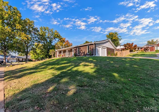 Photo 1 of Single family home for sale at 5326 Kings Park Dr, Saint Louis, MO 63129 | MLS# MIS26067701 | Listing updated on 2026-10-27