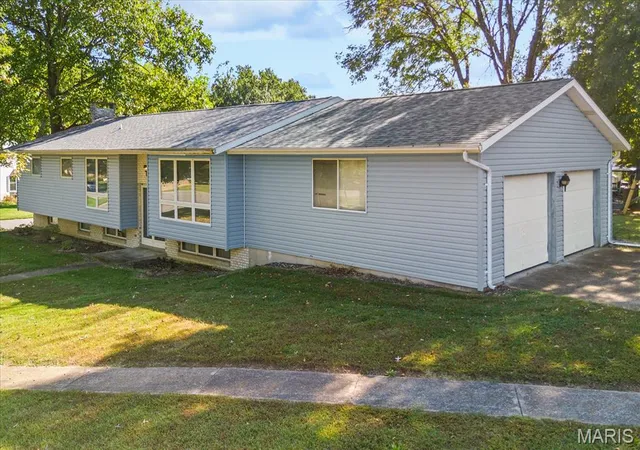 Photo 1 of Single family home for sale at 505 Westpark Dr, Columbia, IL 62236 | MLS# MIS26067716 | Listing updated on 2026-10-23