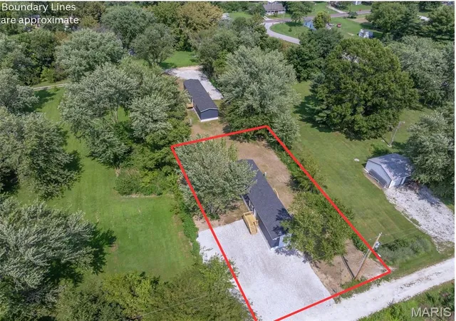 Photo 1 of Single family home for sale at 115 High St, Truxton, MO 63381 | MLS# MIS26067720 | Listing updated on 2026-10-21
