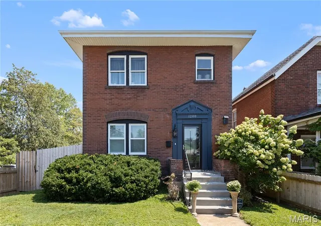 Photo 2 of Single family home for sale at 1200 Mccausland Ave, Saint Louis, MO 63117 | MLS# MIS26067722 | Listing updated on 2026-10-22