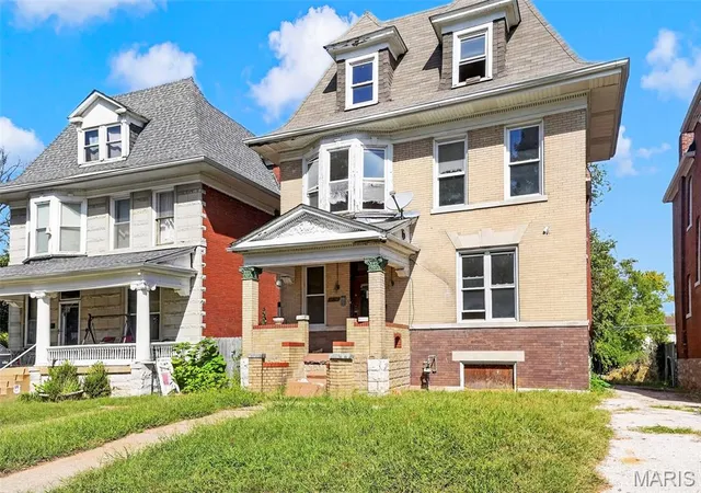 Photo 2 of Single family home for sale at 5639 Bartmer Ave, Saint Louis, MO 63112 | MLS# MIS26067725 | Listing updated on 2026-10-28