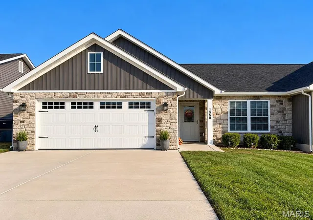 Single family home for sale at 1550 Hickory Landing, De Soto, MO 63020 | MLS# MIS26067733