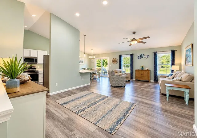 Photo 3 of House for sale at 1550 Hickory Landing, De Soto, MO 63020 | MLS# MIS26067733 | Listing updated on 2026-10-29