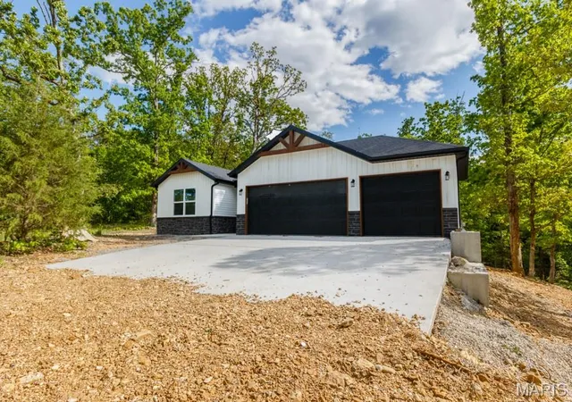 Photo 2 of Single family home for sale at 14220 Dunklin Rd, Lebanon, MO 65536 | MLS# MIS26067741 | Listing updated on 2026-10-22