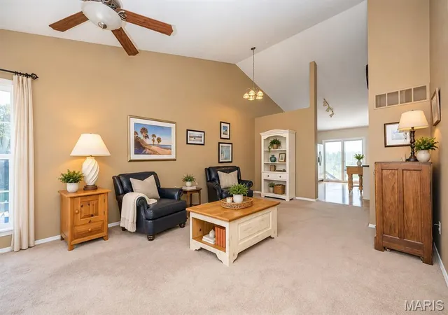 Photo 3 of Sale Pending at 121 Hunters Run Ct, Eureka, MO 63025 | MLS# MIS26067742 | Listing updated on 2026-10-28