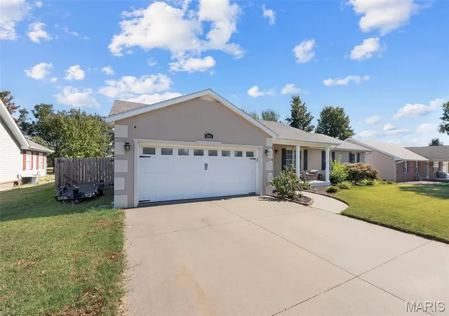 Photo 1 of Single family home for sale at 1006 Clearwater Rd, Sikeston, MO 63801 | MLS# MIS26067766 | Listing updated on 2026-10-23