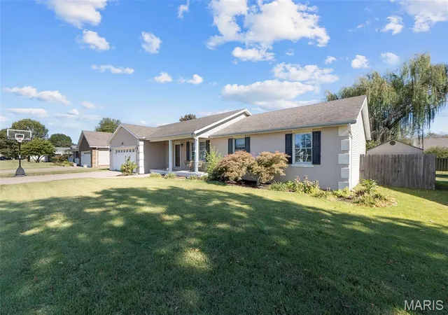 Photo 3 of Single family home for sale at 1006 Clearwater Rd, Sikeston, MO 63801 | MLS# MIS26067766 | Listing updated on 2026-10-23