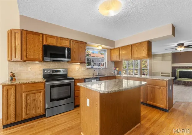 Photo 2 of Single family home for sale at 5009 Royal Burgess Dr, Saint Peters, MO 63304 | MLS# MIS26067774 | Listing updated on 2026-10-25