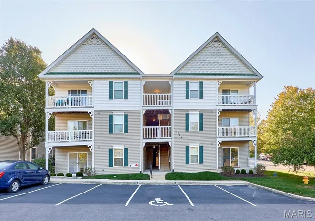 Photo 1 of Condo for sale at 1149 Arbor Crk Dr #1A, Saint Louis, MO 63122 | MLS# MIS26067777 | Listing updated on 2026-10-26