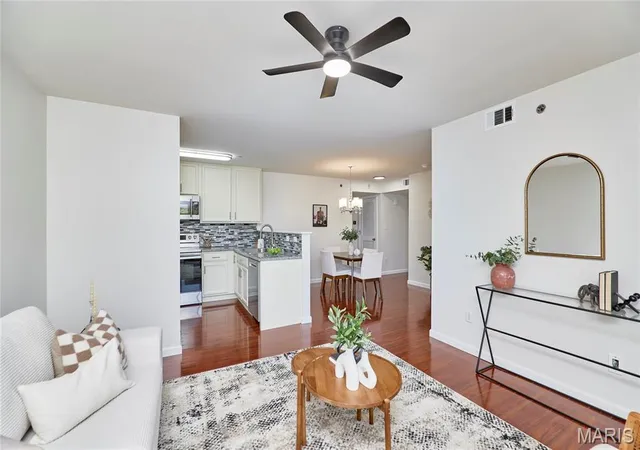 Photo 2 of Condo for sale at 1149 Arbor Crk Dr #1A, Saint Louis, MO 63122 | MLS# MIS26067777 | Listing updated on 2026-10-26