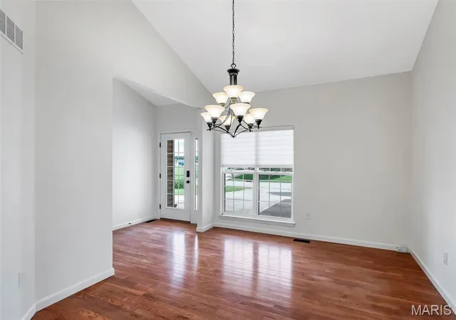 Photo 4 of Single family home for sale at 3406 Chippewa Dr, Belleville, IL 62221 | MLS# MIS26067798 | Listing updated on 2026-10-29