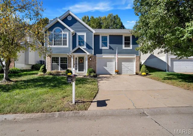 Photo 1 of Single family home for sale at 4617 Hickory Ridge View Ct, Eureka, MO 63025 | MLS# MIS26067805 | Listing updated on 2026-10-22