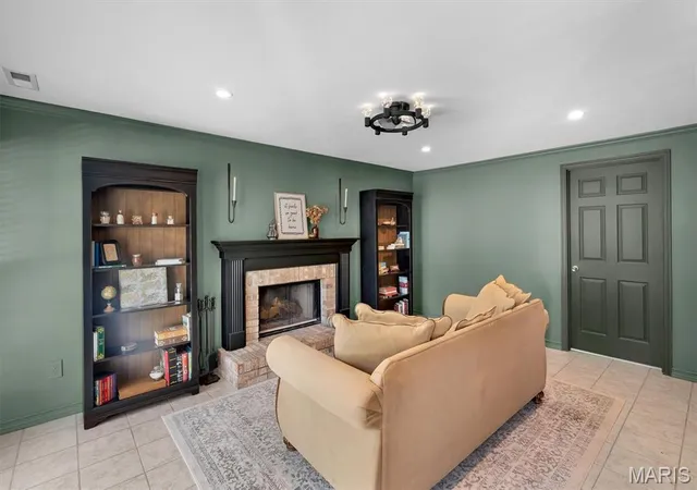 Photo 3 of Single family home for sale at 4617 Hickory Ridge View Ct, Eureka, MO 63025 | MLS# MIS26067805 | Listing updated on 2026-10-22