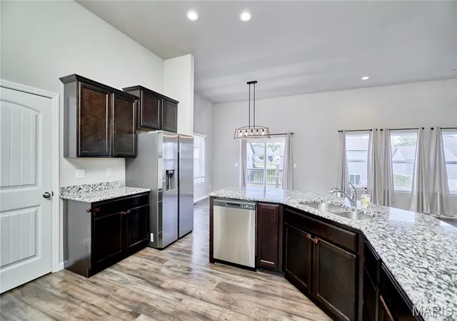 Photo 3 of Single family home for sale at 125 Hayfield Dr, Moscow Mills, MO 63362 | MLS# MIS26067818 | Listing updated on 2026-10-28