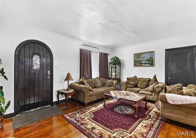 Photo 3 of Multi family home for sale at 3926 Dunnica Ave, Saint Louis, MO 63116 | MLS# MIS26067825 | Listing updated on 2026-10-23