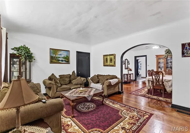 Photo 4 of Multi family home for sale at 3926 Dunnica Ave, Saint Louis, MO 63116 | MLS# MIS26067825 | Listing updated on 2026-10-23
