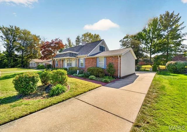 Photo 1 of Single family home for sale at 3650 Birchbark Dr, Florissant, MO 63033 | MLS# MIS26067827 | Listing updated on 2026-10-28