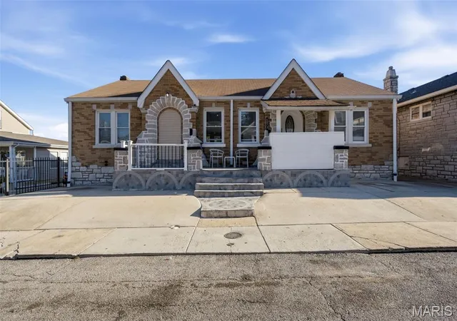 Single family home for sale at 4853 Oldenburg Ave, Saint Louis, MO 63123 | MLS# MIS26067828
