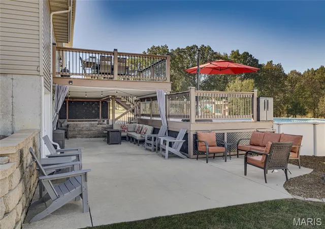 Photo 3 of Sale Pending at 304 Ridgewood Ct, Farmington, MO 63640 | MLS# MIS26067833 | Listing updated on 2026-10-22