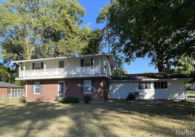 Photo 1 of Single family home for sale at 202 N 6th Street, Mascoutah, IL 62258 | MLS# MIS26067845 | Listing updated on 2026-10-23