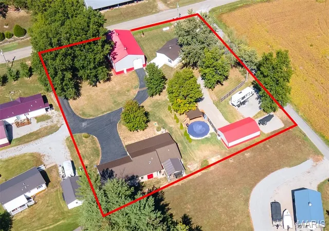 Photo 1 of Single family home for sale at 34 Barbeau Ln, Murphysboro, IL 62966 | MLS# MIS26067851 | Listing updated on 2026-10-22