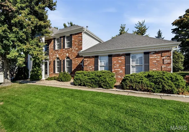 Photo 3 of Single family home for sale at 14507 Wellington Ests Manor, Chesterfield, MO 63017 | MLS# MIS26067852 | Listing updated on 2026-10-29