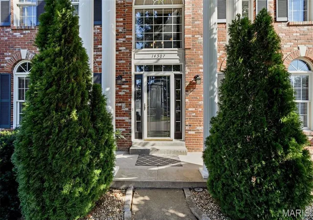 Photo 3 of Single family home for sale at 14507 Wellington Ests Manor, Chesterfield, MO 63017 | MLS# MIS26067852 | Listing updated on 2026-10-29