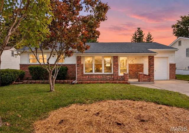 Photo 1 of Single family home for sale at 11 Montclair Ct, Florissant, MO 63033 | MLS# MIS26067859 | Listing updated on 2026-10-23