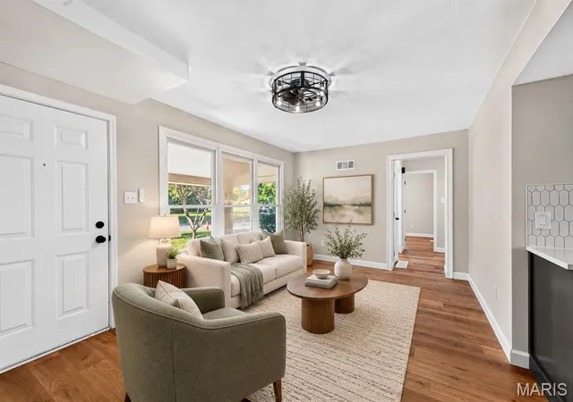 Photo 2 of Single family home for sale at 11 Montclair Ct, Florissant, MO 63033 | MLS# MIS26067859 | Listing updated on 2026-10-23