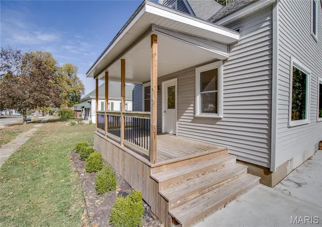Photo 3 of Single family home for sale at 226 S Jackson St, Pittsfield, IL 62363 | MLS# MIS26067861 | Listing updated on 2026-10-26