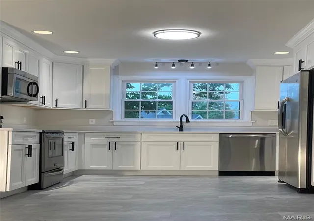 Photo 3 of Single family home for sale at 307 W Old Watson Rd, Saint Louis, MO 63119 | MLS# MIS26067867 | Listing updated on 2026-10-23