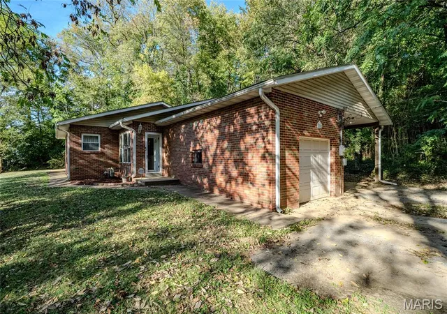 Single family home for sale at 308 S Bluff Rd, Collinsville, IL 62234 | MLS# MIS26067869