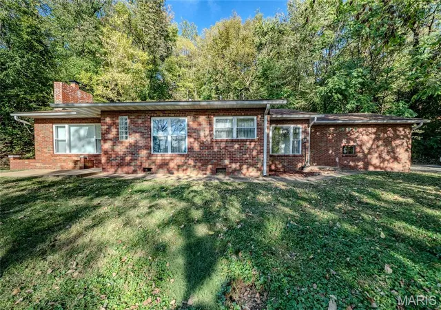 Photo 1 of Single family home for sale at 308 S Bluff Rd, Collinsville, IL 62234 | MLS# MIS26067869 | Listing updated on 2026-10-23
