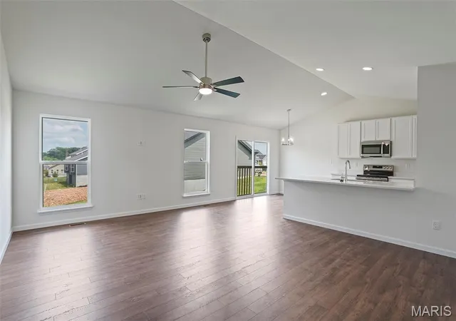 Photo 2 of Single family home for sale at 2341 Castle Hl Dr, Rolla, MO 65401 | MLS# MIS26067879 | Listing updated on 2026-10-22