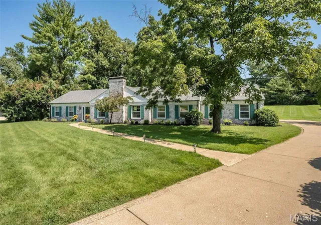 Photo 1 of Single family home for sale at 22 Marsally Dr, Saint Louis, MO 63131 | MLS# MIS26067882 | Listing updated on 2026-10-26