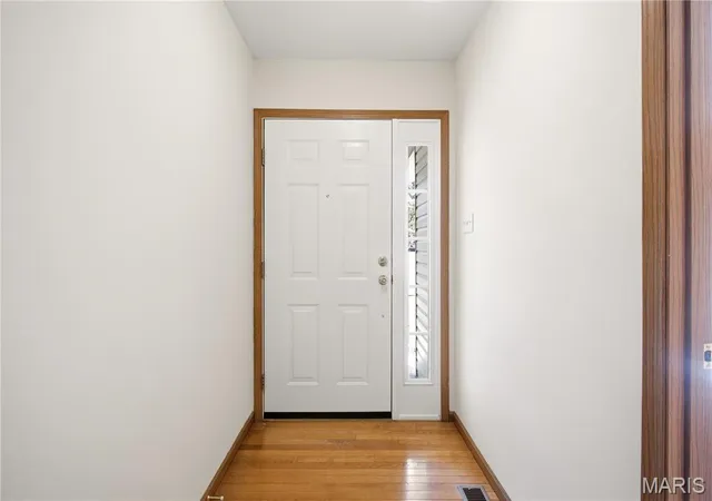 Photo 2 of Single family home for sale at 5502 Johnson Xing Dr, Saint Louis, MO 63129 | MLS# MIS26067883 | Listing updated on 2026-10-27