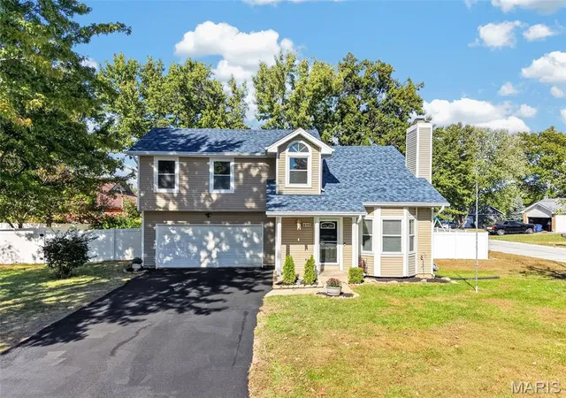 Photo 1 of Sale Pending at 600 Turtle Crk Ct, Saint Peters, MO 63376 | MLS# MIS26067892 | Listing updated on 2026-10-26