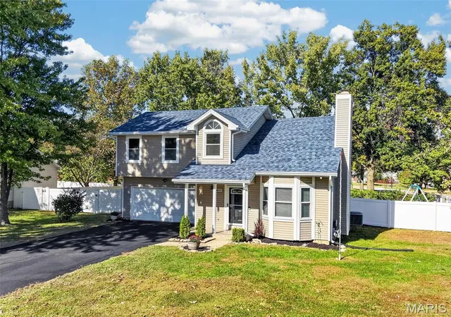 Photo 2 of Sale Pending at 600 Turtle Crk Ct, Saint Peters, MO 63376 | MLS# MIS26067892 | Listing updated on 2026-10-26