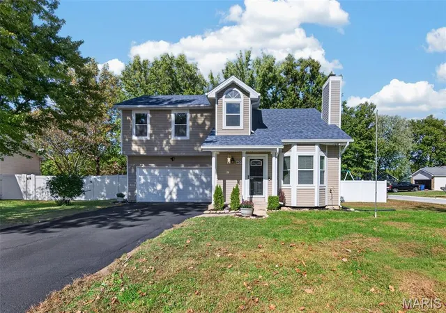 Photo 4 of Sale Pending at 600 Turtle Crk Ct, Saint Peters, MO 63376 | MLS# MIS26067892 | Listing updated on 2026-10-26