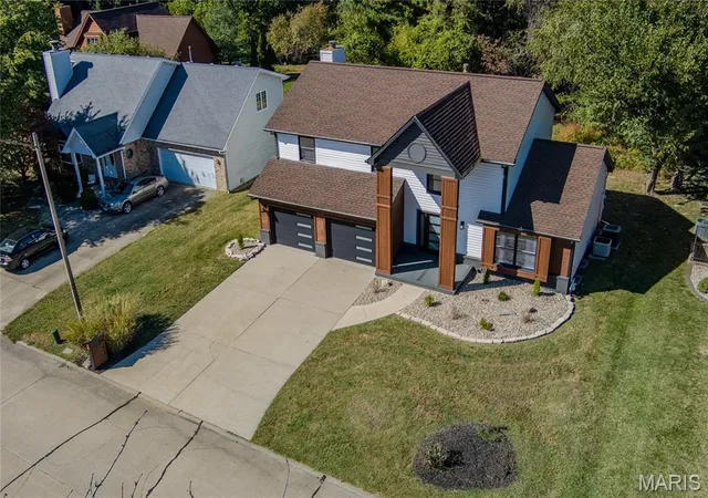 Photo 3 of Single family home for sale at 1413 Lantz Ct, Edwardsville, IL 62025 | MLS# MIS26067894 | Listing updated on 2026-10-26