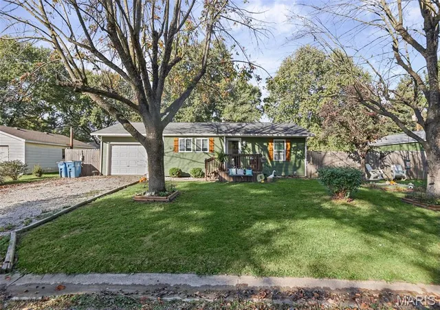 Photo 2 of Single family home for sale at 17089 Apache Dr, Jerseyville, IL 62052 | MLS# MIS26067897 | Listing updated on 2026-10-23